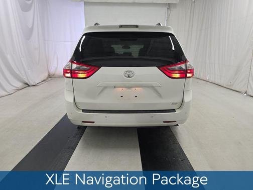 2020 Toyota Sienna XLE