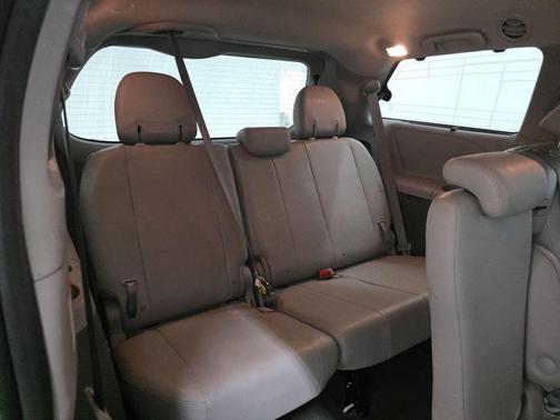 2020 Toyota Sienna XLE