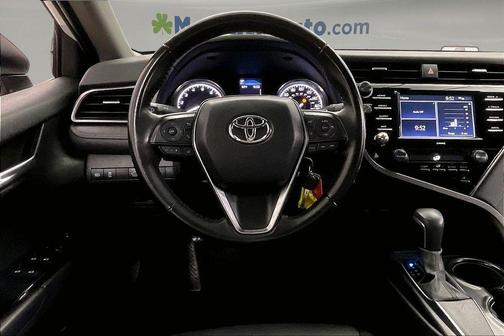 Super White 2020 Toyota Camry SE