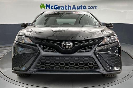 Midnight Black Metallic 2022 Toyota Camry SE