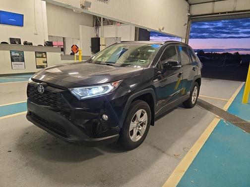 2021 Toyota RAV4 Hybrid XLE