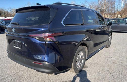 2024 Toyota Sienna XLE