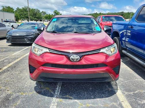 Pearl 2018 Toyota RAV4 LE