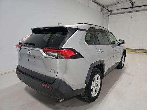 2020 Toyota RAV4 Hybrid LE