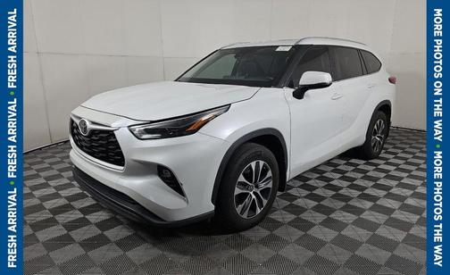 Wind Chill Pearl 2023 Toyota Highlander XLE