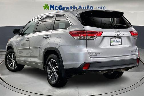 Celestial Silver Metallic 2017 Toyota Highlander XLE