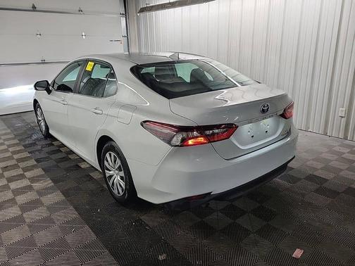 Ice 2022 Toyota Camry LE