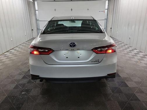 Ice 2022 Toyota Camry LE