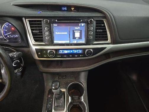 Ooh La La Rouge Mica 2018 Toyota Highlander LE Plus