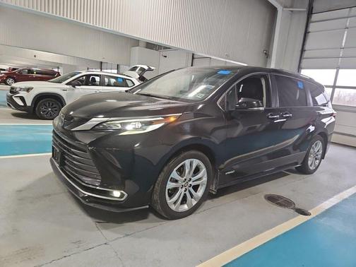 2021 Toyota Sienna Platinum 7 Passenger