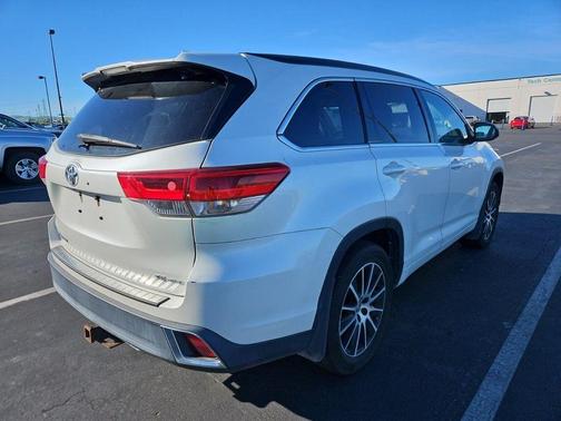 2017 Toyota Highlander SE