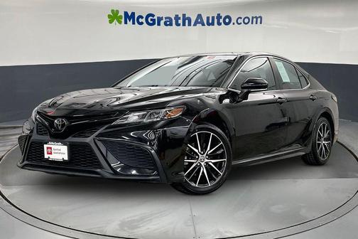 Midnight Black Metallic 2022 Toyota Camry SE