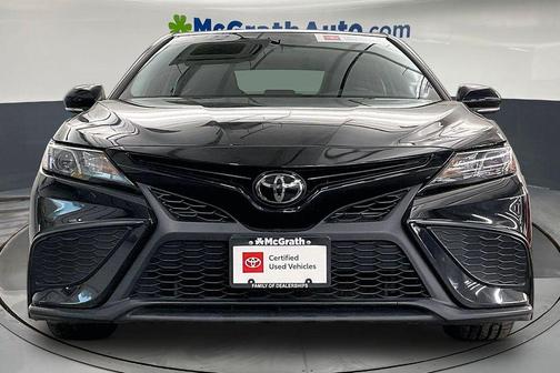 Midnight Black Metallic 2022 Toyota Camry SE