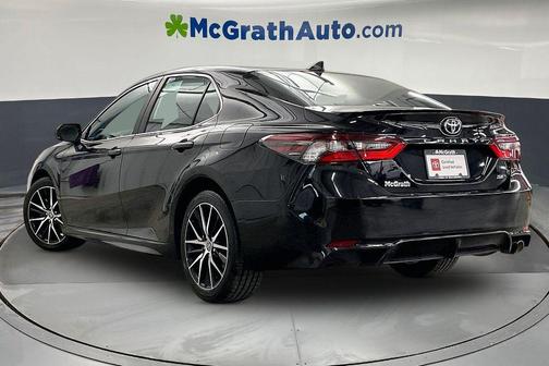 Midnight Black Metallic 2022 Toyota Camry SE