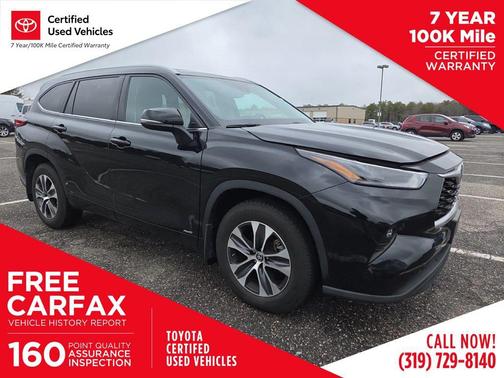 Midnight Black Metallic 2022 Toyota Highlander Hybrid XLE