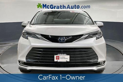 2025 Toyota Sienna Platinum