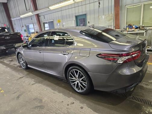 2024 Toyota Camry Hybrid XLE