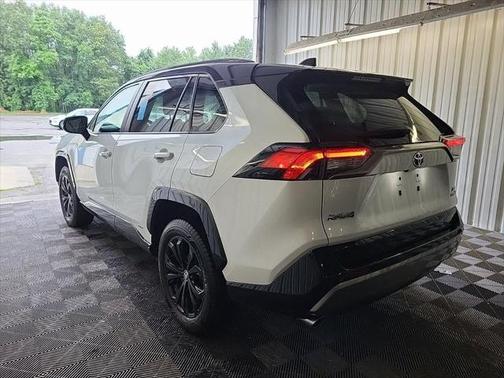 2023 Toyota RAV4 Hybrid SE