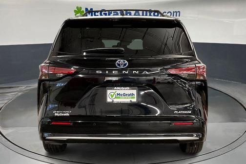 2025 Toyota Sienna Platinum 7 Passenger