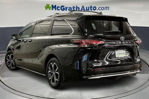 2025 Toyota Sienna Platinum 7 Passenger