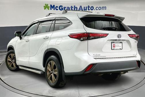 2023 Toyota Highlander Hybrid XLE