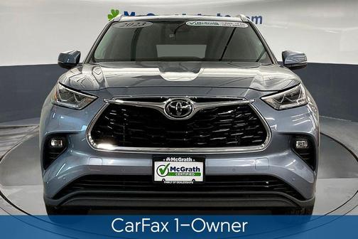 Moon Dust 2023 Toyota Highlander Limited