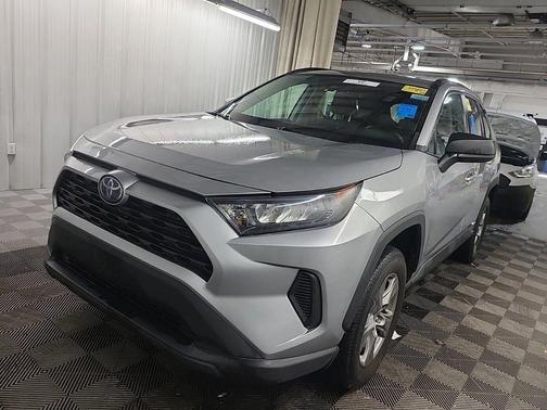 Silver Sky Metallic 2022 Toyota RAV4 Hybrid LE