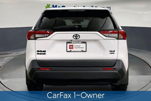 Ice Cap 2025 Toyota RAV4 XLE