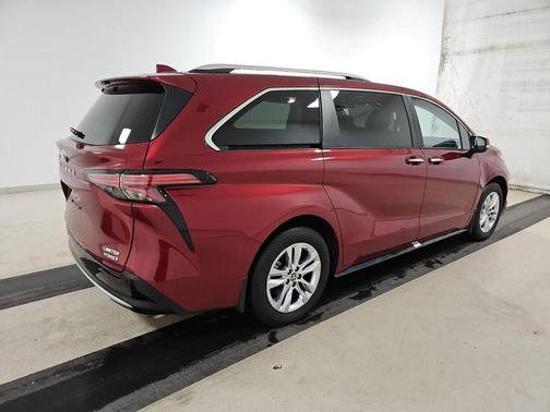 2024 Toyota Sienna Limited