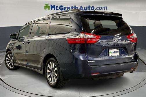 2020 Toyota Sienna LE