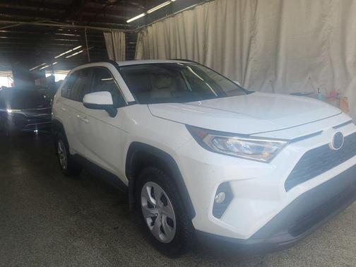 2020 Toyota RAV4 XLE