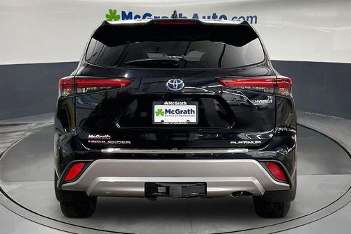 Midnight Black Metallic 2021 Toyota Highlander Hybrid Platinum