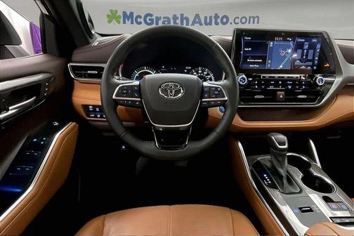 Midnight Black Metallic 2021 Toyota Highlander Hybrid Platinum