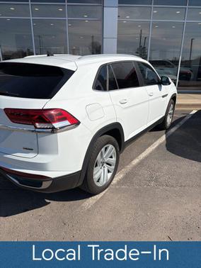 Pure White 2021 Volkswagen Atlas Cross Sport 3.6L V6 SE w/Technology