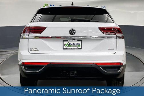 Pure White 2021 Volkswagen Atlas Cross Sport 3.6L V6 SE w/Technology