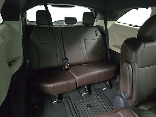 2023 Toyota Sienna Platinum 7 Passenger