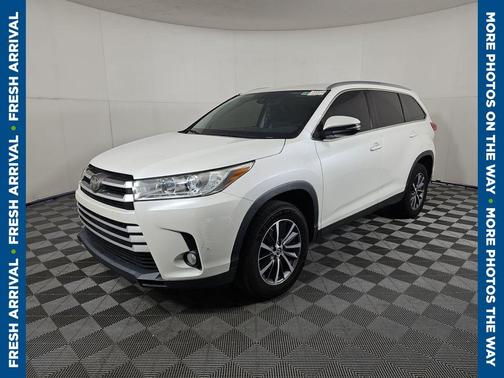 Blizzard Pearl 2019 Toyota Highlander XLE