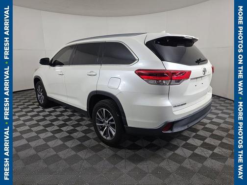 Blizzard Pearl 2019 Toyota Highlander XLE