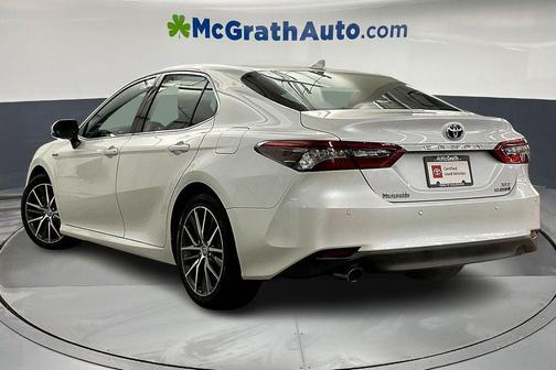 2021 Toyota Camry Hybrid XLE
