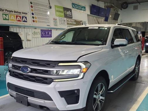 Oxford White 2022 Ford Expedition XLT