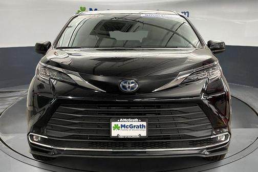 2023 Toyota Sienna XLE