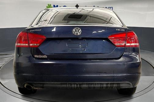 2014 Volkswagen Passat 1.8T Auto SE w/Sunroof & Nav