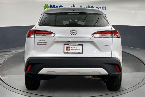 Pearl 2023 Toyota Corolla Cross L