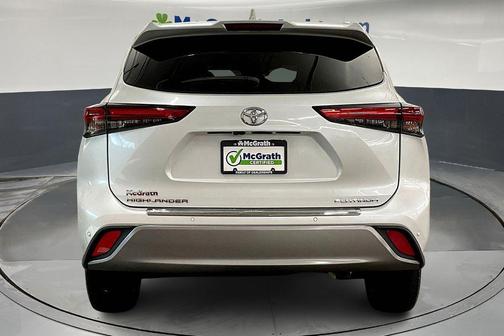 2023 Toyota Highlander Platinum