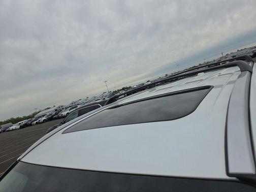 Wind Chill Pearl 2022 Toyota Highlander XLE