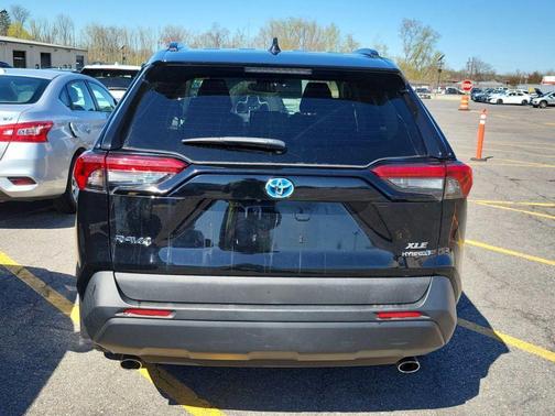 Midnight Black Metallic 2019 Toyota RAV4 Hybrid XLE