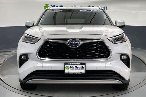 Pearl 2022 Toyota Highlander Hybrid Platinum