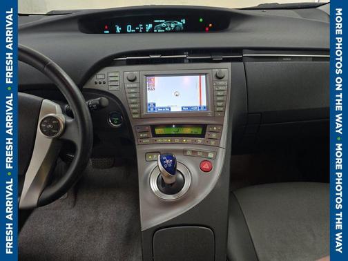 Pearl 2014 Toyota Prius Four