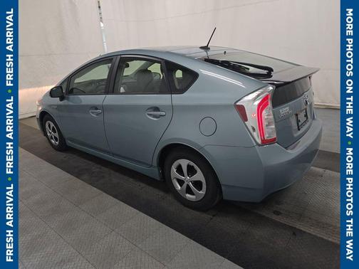 Pearl 2014 Toyota Prius Four