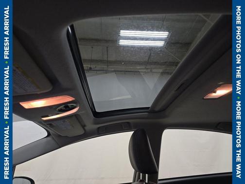 Pearl 2014 Toyota Prius Four